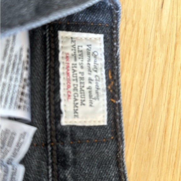Two pairs of like new shorts - Levi’s and Denim Forum - size 25 waist - Picture 2 of 3